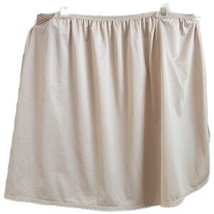 Vanity Fair Women's Half Slip Size 3XL Ivory Short Single Side Slit EUC